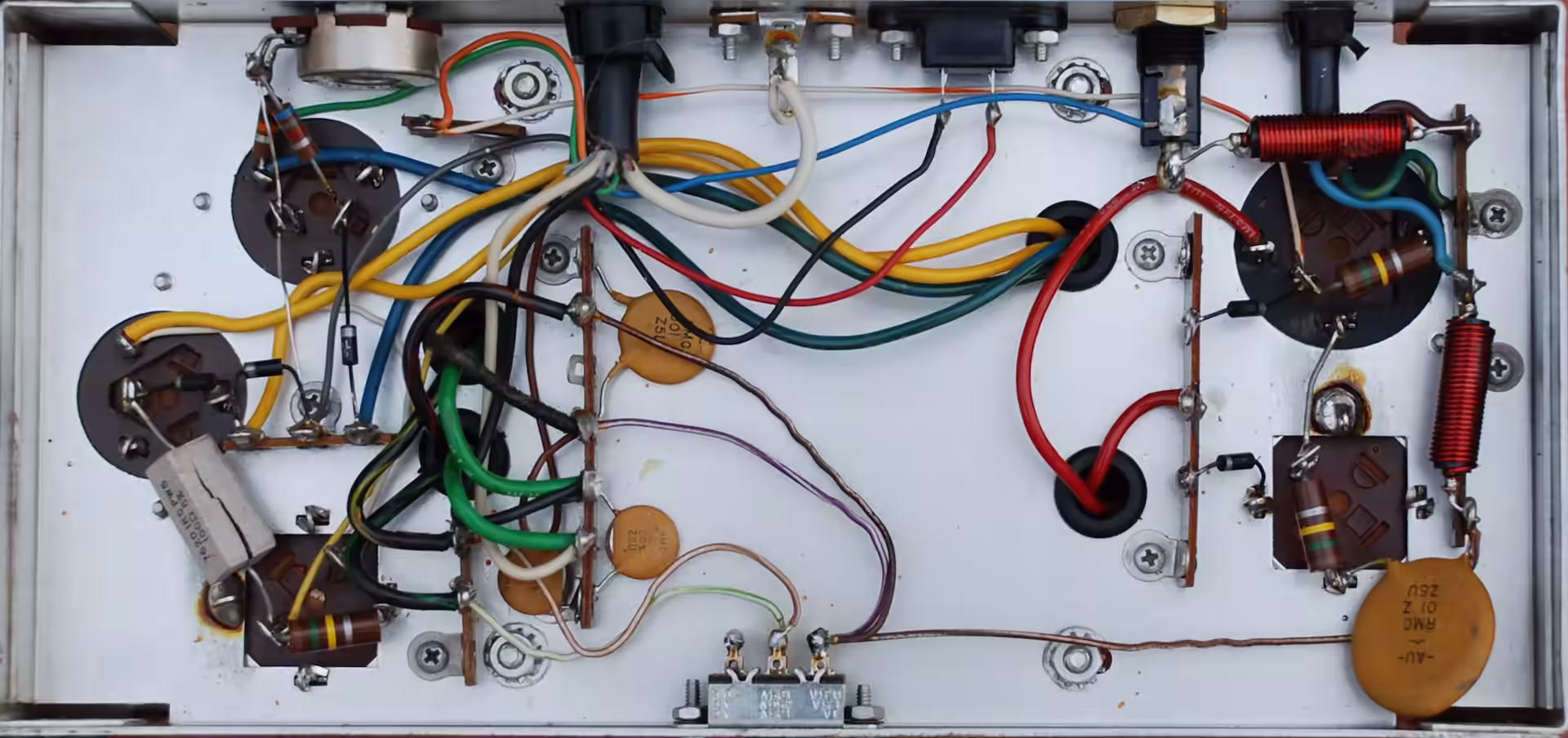 Internal wiring of the AC-4 before restoration